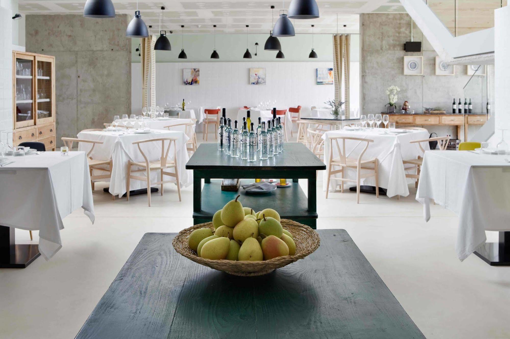 Hotel-Bodega Finca De Los Arandinos Entrena Restaurace fotografie